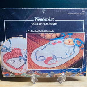 Wonder Art Set of 4 Pre-Quilted Geese & Ribbons Placemats Art.#9080